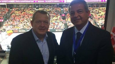 وزير الرياضة يدعو رئيس وزراء الدنمارك لحضور بطولة أفريقيا لليد