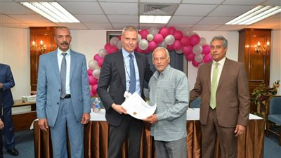 مصر للطيران تكرم ٨٨ موظفا بعد وصولهم لسن التقاعد