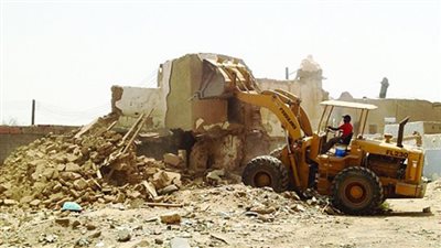 إزالة مبنى مخالف على مساحة 3 آلاف متر بالقليوبية