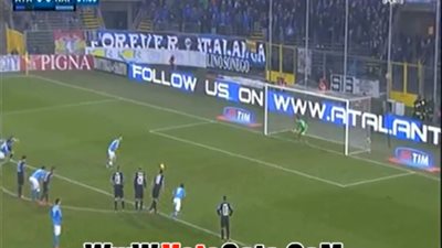 بالفيديو.. نابولي يفوز بثلاثية في شباك أتلانتا ويشعل قمة الدوري الإيطالي