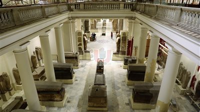 وزير الآثار يتفقد أعمال التطوير بالمتحف المصري (صور)