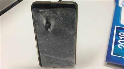 «آيفون» ينقذ حياة رجل من هجوم بسهم