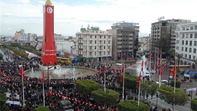 شوارع وميادين هزمت الديكتاتور.. 