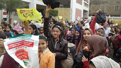 لتقاعس الوحدة المحلية.. طلاب ابتدائي بالدقهلية يطلقون مبادرة «هنخليها نظيفة» (فيديو)