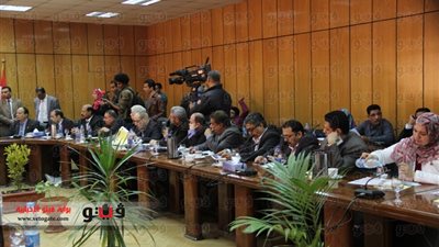 بالصور.. العشري: باب الوزارة مفتوح لأي مبادرة تدعم الدولة في الفترة الحالية