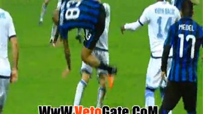 بالفيديو.. نجم إنتر ميلان يتحول لـ«لاعب كاراتيه» في مباراة «لاتسيو»