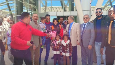 استقبال بطلة مصر في أولمبياد لاس فيجاس بالورد