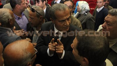 بالفيديو والصور.. أعضاء 