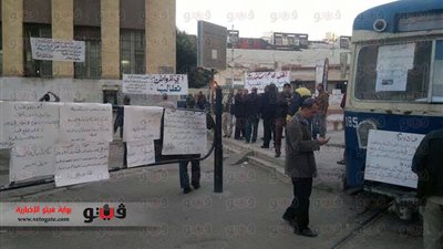 بالصور.. تواصل إضراب عمال «الترام» بالإسكندرية