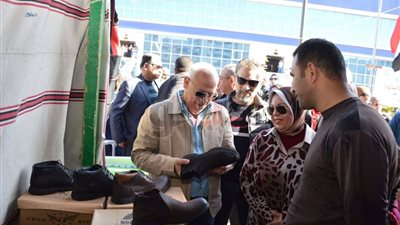محافظ بورسعيد: مد فترة معرض منتجات الشباب بالمدينة الرياضية (صور)