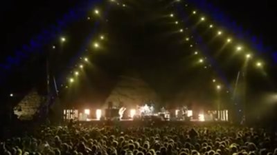 بث مباشر لحفل فرقة الروك العالمية Red Hot Chili Peppers بالأهرامات