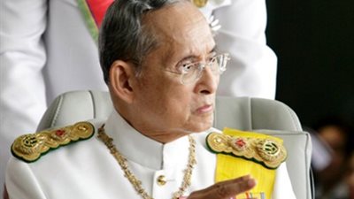 أغرب تصرفات 5 حكام على مر التاريخ.. ملك تايلاند يحبس شخصا 15 عاما لإهانة كلبه.. الحاكم بأمر الله حرم الملوخية.. الدالي باشا قتل في ليلة واحدة 13 مواطنا..وحاكم الدنمارك يعاني من مرض «إيذاء النفس&#