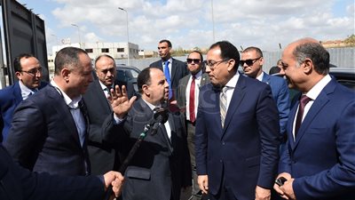 مدبولي: تقليص إجراءات الإفراج الجمركي لـ٣ خطوات تستغرق من ٣ لـ٧ أيام