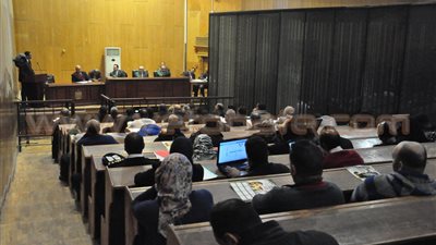 بدء إعادة محاكمة المتهمين بقضية 