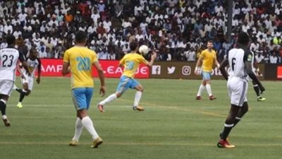 توقف مباراة الإسماعيلي والأفريقي بسبب اشتباكات الجماهير مع الأمن بتونس