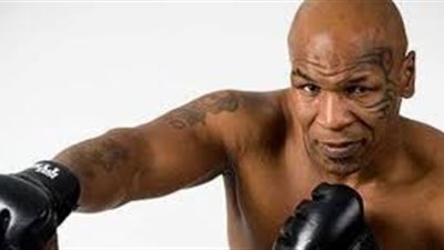 الملاكم مايك تايسون يصل القاهرة للمشاركة في فيلم «حملة فرعون»