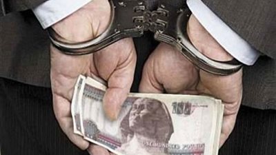 النص الكامل لإحالة مسئول بحي الموسكي للجنايات.. المتهم تلقى رشوة 20 ألف جنيه مقابل التغاضي عن تحرير مخالفات بناء.. التسجيلات ومراقبة المحادثات تكشف الجريمة.. والنيابة تتهمه بالإخلال بواجبات وظيفته