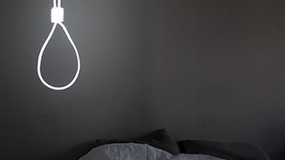 انتداب الطب الشرعي لعامل مشنوق بنجفة منزله ببولاق الدكرور