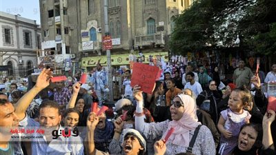 انطلاق مسيرة السيدة زينب بالكروت الحمراء وأعلام 