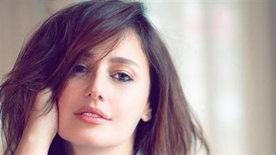 حلا شيحة تفاجئ جمهورها بأول جلسة تصوير