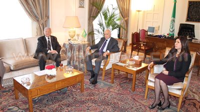 «العربي» يبحث مع «حلمي» نتائج اجتماع مجلس وزراء الاتصالات العرب