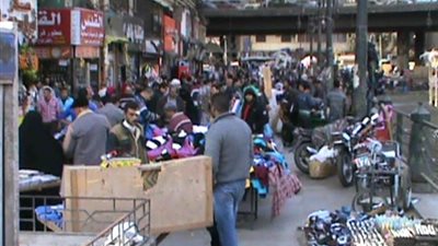 نقيب الباعة الجائلين: المحافظ قالنا وابور الثلج 