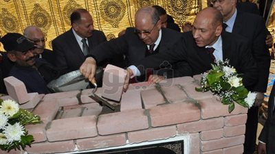 رئيس مجلس الدولة يضع حجر الأساس لفرع الفيوم