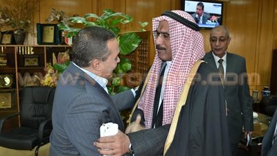 بالصور.. محافظ الإسماعيلية يستقبل وفد المجلس القومى للقبائل العربية