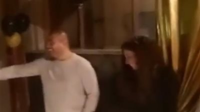 عمرو دياب يحتفل بعيد ميلاد دينا الشربيني بأغنية «برج الحوت» (فيديو)