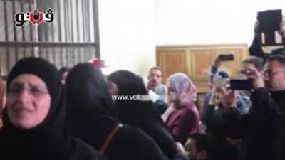 زوجة قاتل طفليه بالدقهلية تصرخ: «عايزاه يقولي حق عيالي فين» (فيديو)