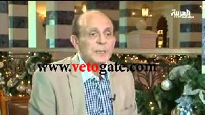 بالفيديو.. سؤال من محمد صبحي يتسبب في ضحك «مذيعة العربية»