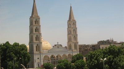 وكيل مطرانية قنا: نصلي للحفاظ على مصر من الفتن بكل الكنائس