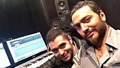 تامر حسني يسجل ريمكس أغنية جديدة