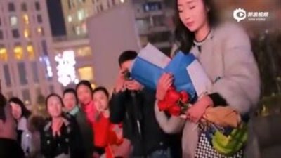 بالفيديو والصور.. فتاة ترفض عرض زواج مبهر بسبب الخاتم