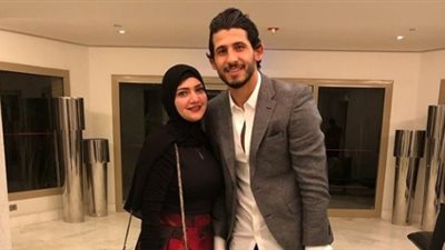 أحمد حجازي ينشر صورته رفقة زوجته وطفليه