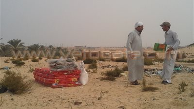 بالصور.. الفارون من الحرب على الإرهاب بشمال سيناء يستغيثون بالمسئولين.. «أبورحاب»: تركنا منازلنا بسبب التفجيرات الإرهابية.. وعلى الدولة صرف تعويضات للنازحين.. ومتطوعون يدشنون مبادرة لمساعدة 