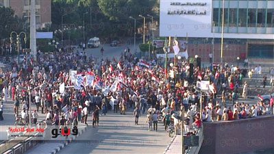 العشرات ينضمون لاعتصام 