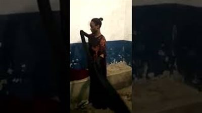 سعودي طلب من خادمة خلع ملابسها.. فكانت المفاجأة صادمة (فيديو)