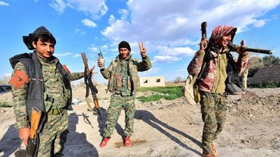 قوات سوريا الديمقراطية تحتفل باقتراب نهاية داعش (صور)