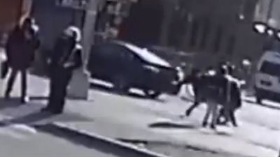 رد فعل امرأة سحلها لص لسرقة حقيبتها (فيديو)