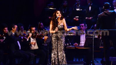 بالصور.. أنغام تشعل مسرح جامعة مصر