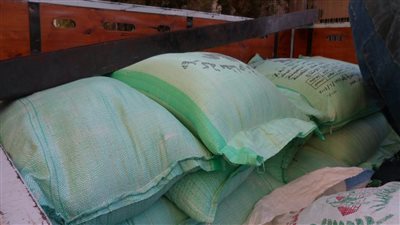 التحفظ على 5 أطنان و750 كيلو دقيق مدعم وسكر في المنيا