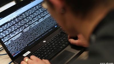 القبض على رجل بتهمة القرصنة على البريد الإلكتروني للمشاهير