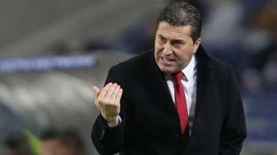 بيسيرو يطالب مسئولي الأهلي بالتعاقد مع ظهير أيسر ووسط مدافع