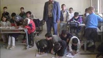 وقفة لأولياء أمور بالأقصر ضد مدرسة «متهالكة»