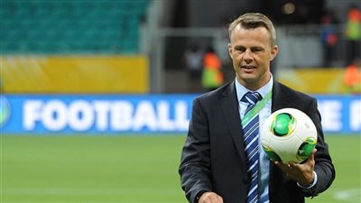 حكم هولندي يقود نهائي القارات بين 