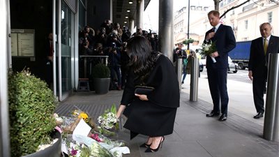 الأمير هاري وميجان يقدمان العزاء في ضحايا هجوم مسجدي نيوزيلندا (صور)