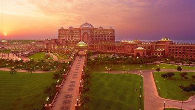 فندق بالإمارات يستخدم 28 سيارة «BMW» لخدمة النزلاء