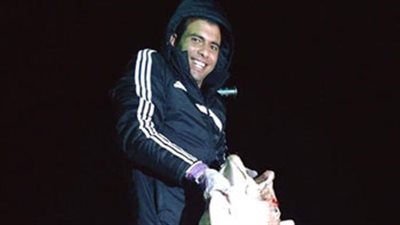 أغرب عادات نجوم الساحرة المستديرة.. محمود فتح الله «حلاق» في الحرم المكي.. عماد متعب صياد سمك عائلي.. أحمد عبد الملك طباخ شاطر.. و«جوي ألين» يعشق تربية الدجاج وجمع البيض