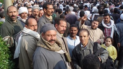 المصريون في ذيل الترتيب.. ننشر قائمة الشعوب الأكثر سعادة